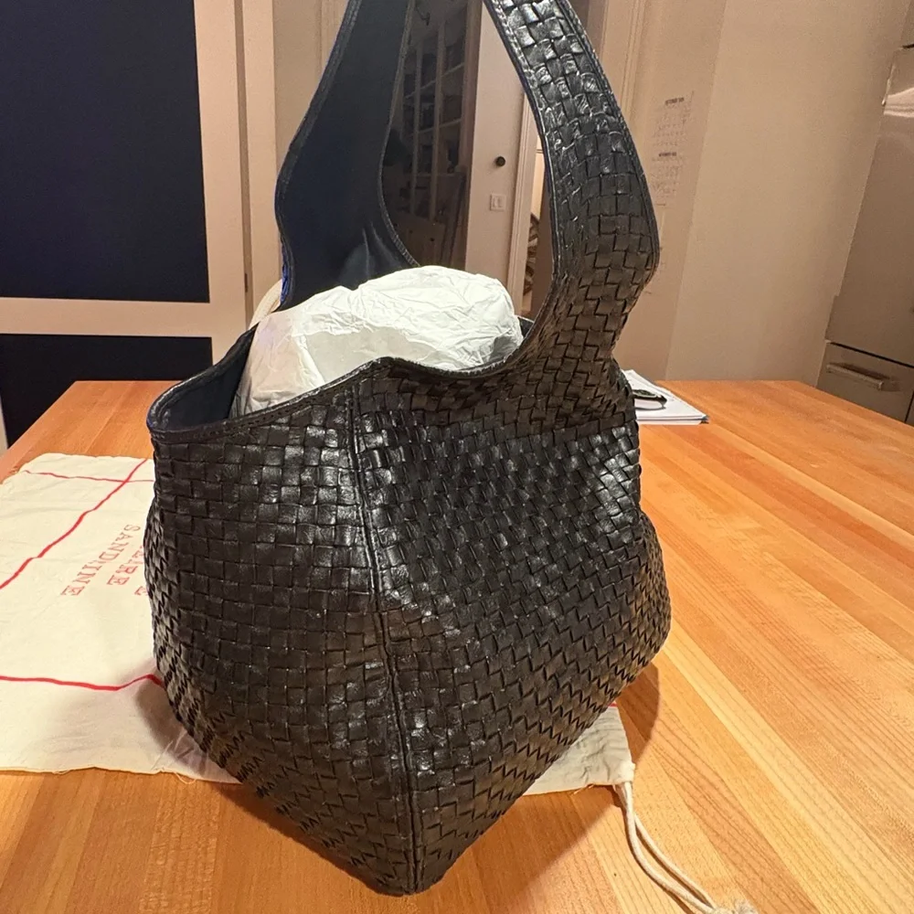 Gorgeous Claire V black Bando bag 
Excellent condition .  Worn only 2 times - Picture 3 of 8